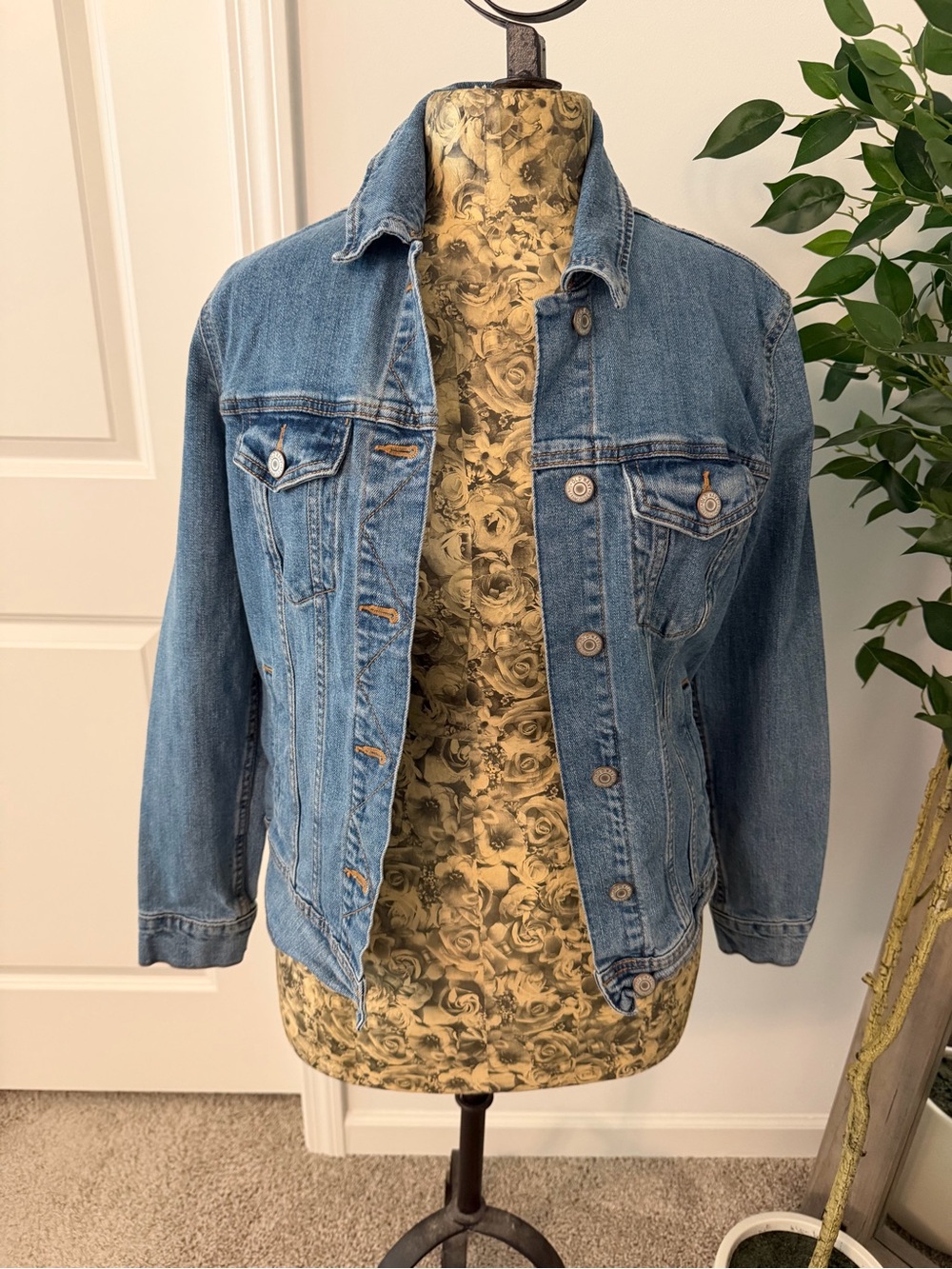 Old Navy Classic Light Blue Denim Jacket